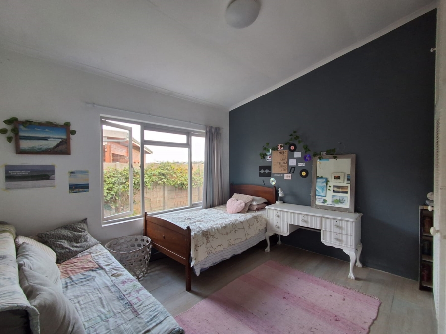6 Bedroom Property for Sale in Stilbaai Wes Western Cape